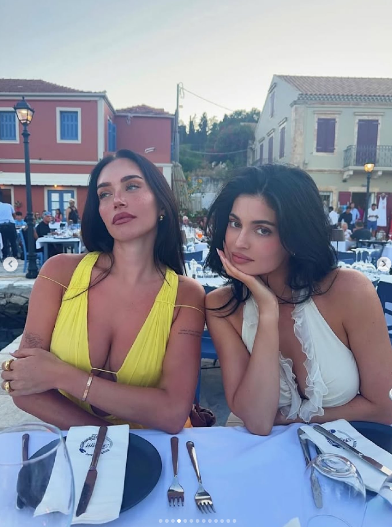 Κάιλι Τζένερ: Η Στέισι Καρανικολάου δημοσίευσε νέες φωτογραφίες από τις διακοπές τους στην Ελλάδα
