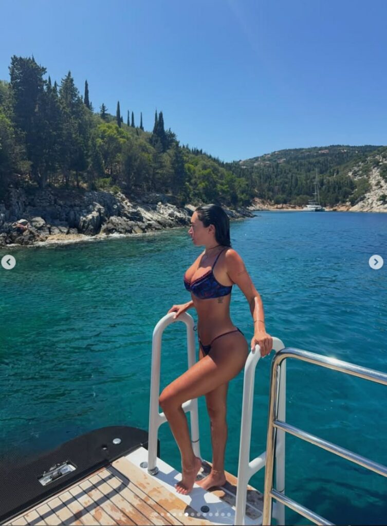 Κάιλι Τζένερ: Η Στέισι Καρανικολάου δημοσίευσε νέες φωτογραφίες από τις διακοπές τους στην Ελλάδα