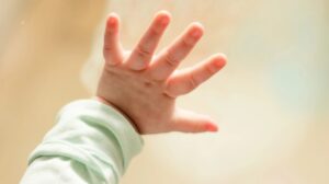 Τραγωδία στη Χαλκιδική: Αγοράκι 13 μηνών πνίγηκε από το φαγητό του