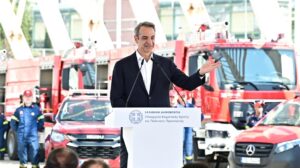 Παραδόθηκαν 164 νέα οχήματα στην Πυροσβεστική - Κ. Μητσοτάκης: Καθημερινά η πατρίδα προοδεύει και κάνει βήματα μπροστά