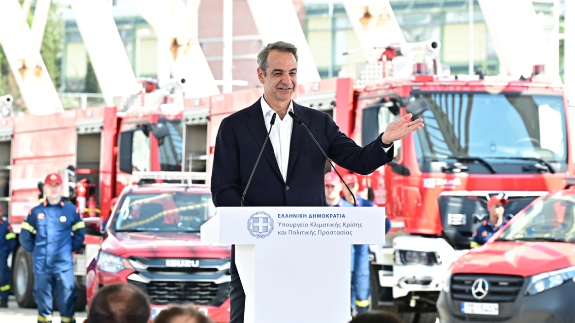 Παραδόθηκαν 164 νέα οχήματα στην Πυροσβεστική - Κ. Μητσοτάκης: Καθημερινά η πατρίδα προοδεύει και κάνει βήματα μπροστά