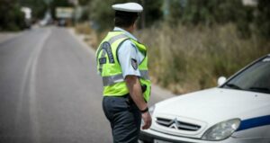 Τροχαίο στην Ιεράπετρα: Μηχανή συγκρούεται και οδηγός παρασύρεται από ΙΧ