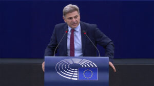 ΝΔ κατά Φαραντούρη: Ο ορισμός της ακραίας τοξικότητας - Μίλησε για «νονό εγκληματικής οργάνωσης» εννοώντας τον Μητσοτάκη