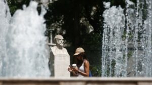 Καιρός: Καμίνι από σήμερα η χώρα με θερμοκρασίες έως 43°C - Πότε θα υποχωρήσει