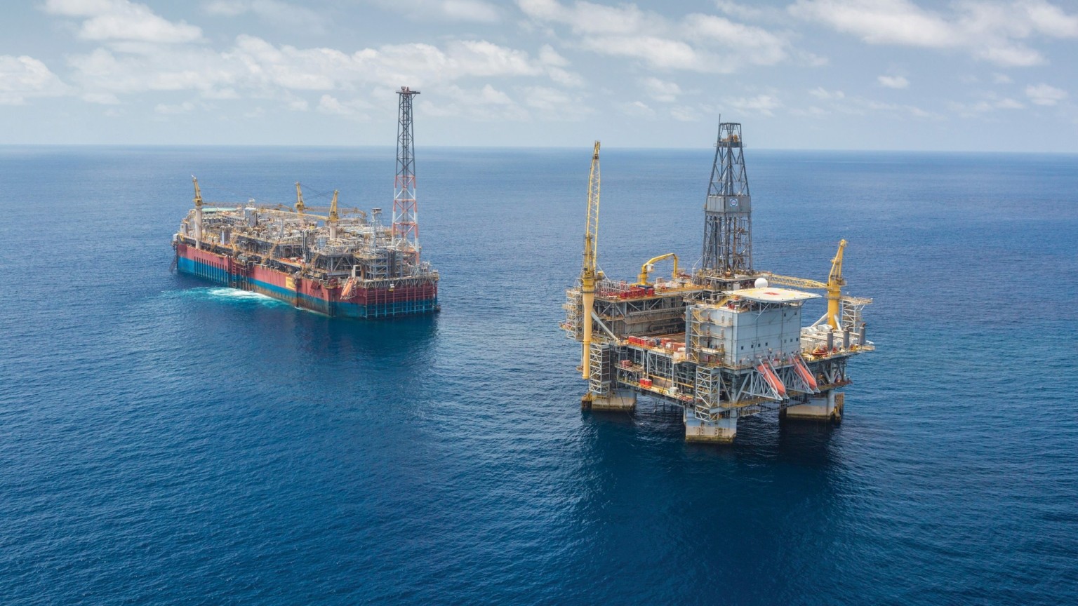 Η Exxon Mobil χάνει τη νομική μάχη αλλά κρατά πίσω τη Chevron στο deal για τη Hess