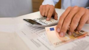 Eurostat: Εκτίναξη 46,7% στις δαπάνες για οικογενειακά επιδόματα στην ΕΕ την τελευταία δεκαετία – Η θέση της Ελλάδας