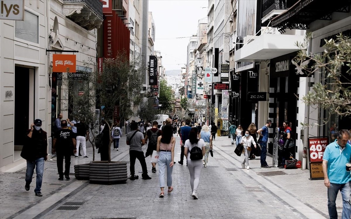Plum: Επιφυλακτικοί οι Έλληνες – Περικόπτουν δαπάνες για ψυχαγωγία και φαγητό