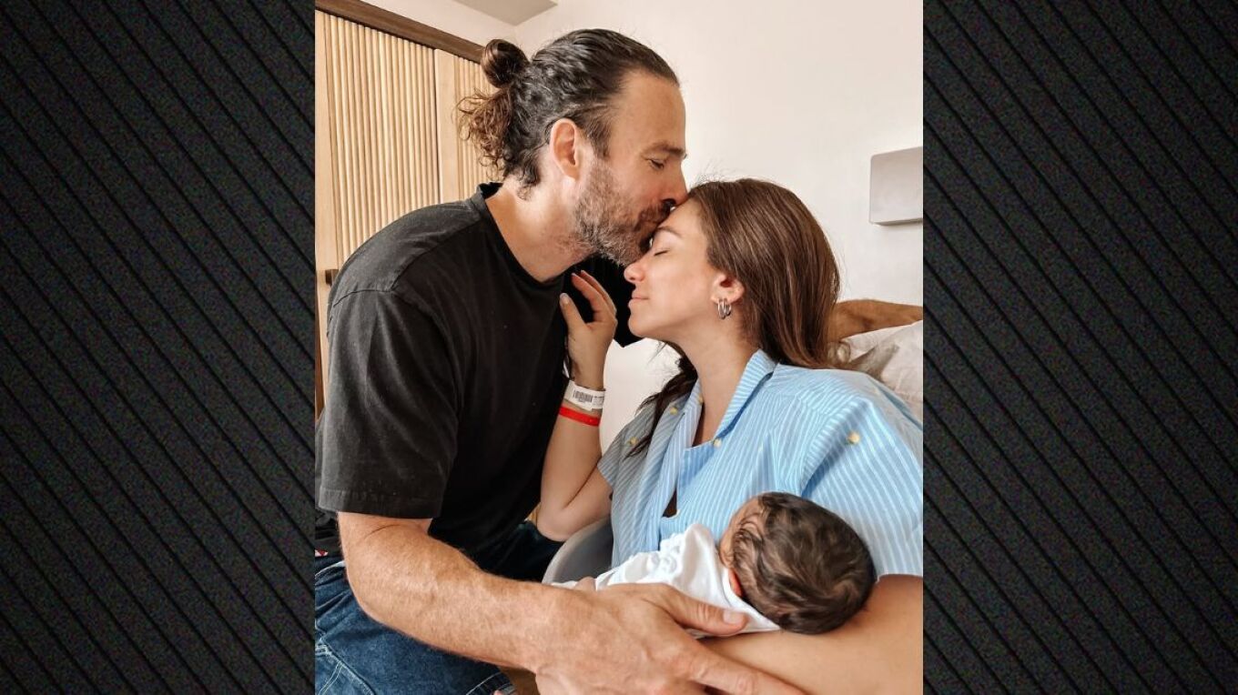 Οικογενειακή στιγμή: Η Ευρυδίκη Βαλαβάνη ποζάρει με τον Γρηγόρη Μόργκαν και τον γιο τους