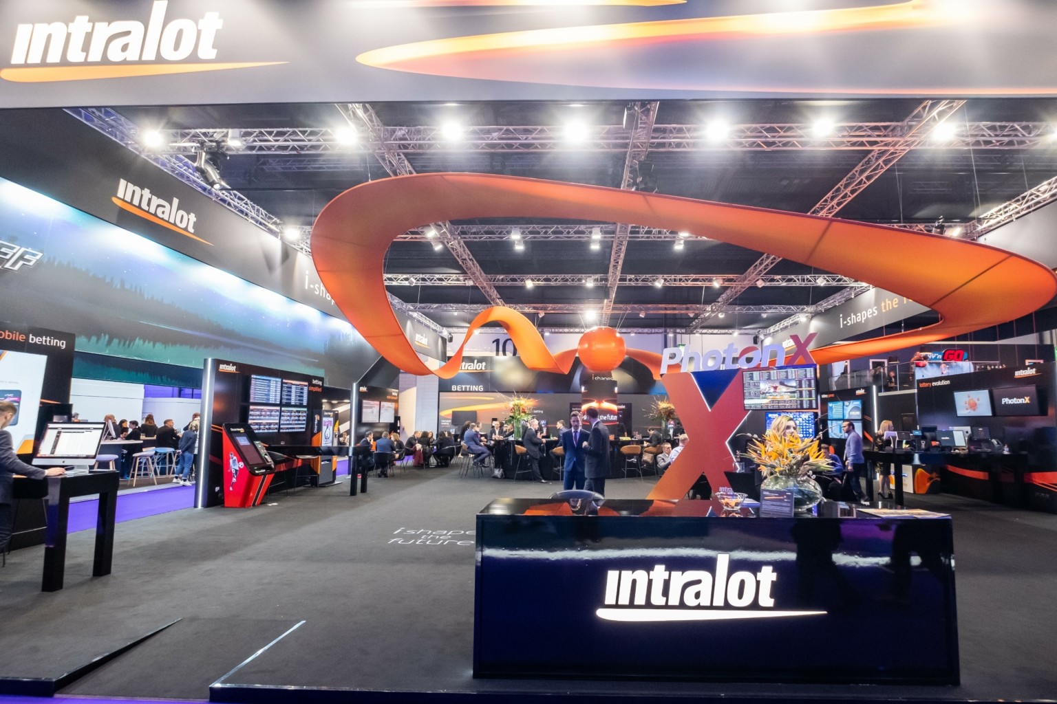 Intralot: Υπογράφτηκε η οριστική συμφωνία για την εξαγορά της Bally’s