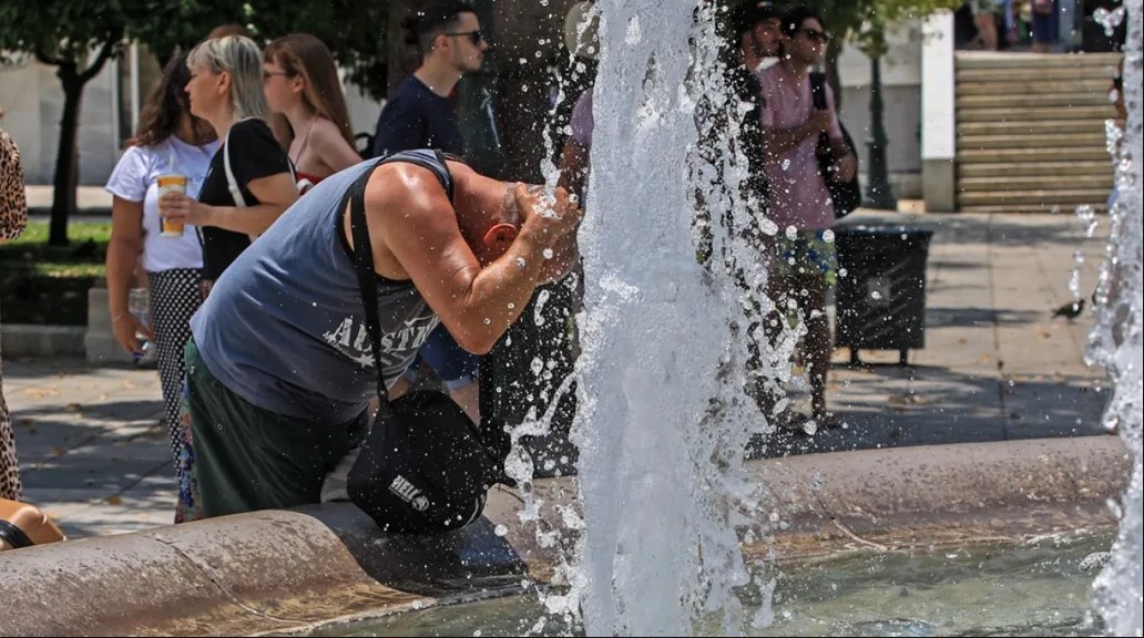 Καιρός: Καμίνι όλη η χώρα - Πού θα δείξει 43άρια σήμερα