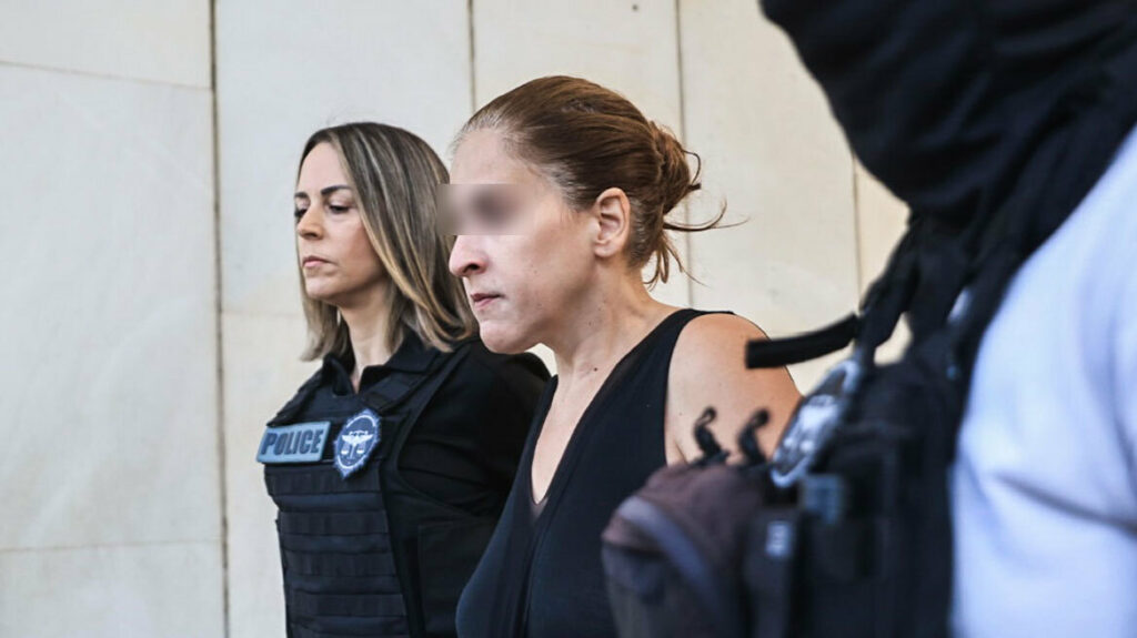 Αγία Παρασκευή: Αρνείται τα πάντα η 43χρονη για τη δολοφονία του καθηγητή - Πώς εξήγησε τη φωτογραφία στο κινητό της