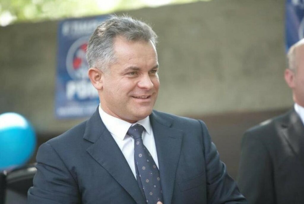 Βλαντιμίρ Πλαχότνιουκ: Ο Μολδαβός «κροίσος» που υπεξαίρεσε €850 εκατ. και κρυβόταν στα νότια προάστια - Από το Δημοκρατικό Κόμμα στη σύλληψη