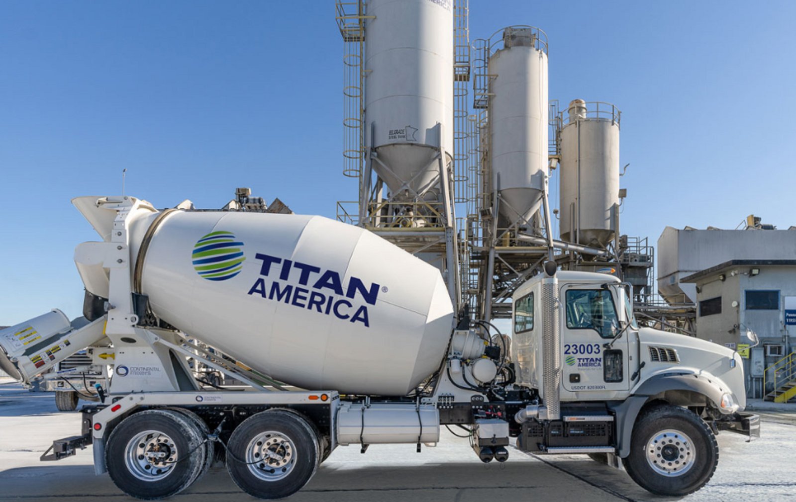Titan: «Προσγείωση» κερδών βλέπει η Optima – Πιέσεις από ΗΠΑ, δολάριο και λειτουργικό κόστος