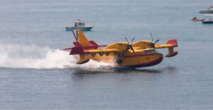 Αναγκαστική προσθαλάσσωση για πυροσβεστικό αεροσκάφος στον Κορινθιακό - Σώοι οι δύο πιλότοι
