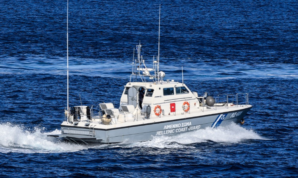 Μαζικές επιχειρήσεις διάσωσης σε νότια Κρήτη και Γαύδο – 152 παράνομοι μετανάστες διασώθηκαν υπό τον συντονισμό του ΕΚΣΕΔ