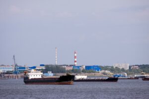 Αναστάτωση στη ναυτιλία από τις κυρώσεις ΕΕ στη Ρωσία – Οι επιπτώσεις στην ελληνική πλευρά