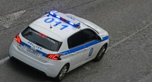 Πλατεία Υμηττού: Αιματηρή συμπλοκή με μαχαίρια μεταξύ νεαρών - Τρεις στο νοσοκομείο