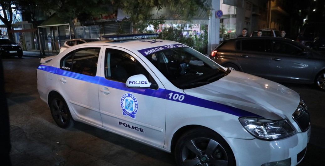 Πυροβόλησαν 44χρονο στην Ακαδημία Πλάτωνος και ζήτησε βοήθεια από αστυνομικούς στην Αθηνών - Κορίνθου