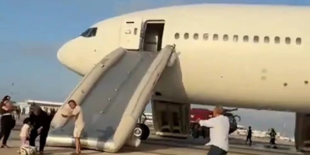 Πανικός στον αέρα: Επιβάτες της Turkish Airlines εκκενώθηκαν με τσουλήθρες λόγω καπνού