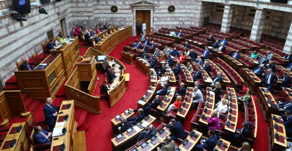 ΟΠΕΚΕΠΕ: Η ΝΔ έμεινε μόνη και απέρριψε την Προανακριτική Επιτροπή - «Τρικ» και μεταμεσονύχτια έκρηξη στη Βουλή