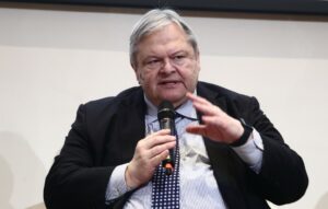 Βενιζέλος για τη συνεδρίαση της Βουλής για ΟΠΕΚΕΠΕ: «Ακραίος διασυρμός του κοινοβουλίου»