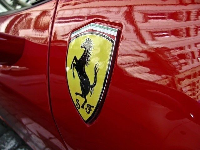 Δεν φρέναραν τα κέρδη της Ferrari οι δασμοί Τραμπ – Στα 2 δισ. τα έσοδα