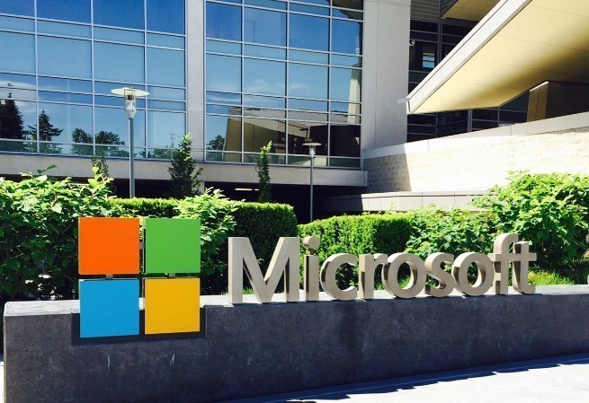Microsoft: Εκτοξεύτηκε στα 4 τρισ. δολάρια η κεφαλαιοποίησή της μετά τα ισχυρά αποτελέσματα