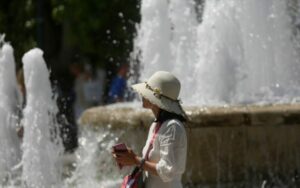 Καιρός: Κορυφώνεται ο καύσωνας σήμερα - Πού θα δούμε... 41άρια