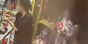Παλαιό Φάληρο: Το ταξί που πήρε η μυστηριώδης γυναίκα με το καρότσι ψάχνουν οι Αρχές λίγο πριν βρεθεί νεκρό το κοριτσάκι
