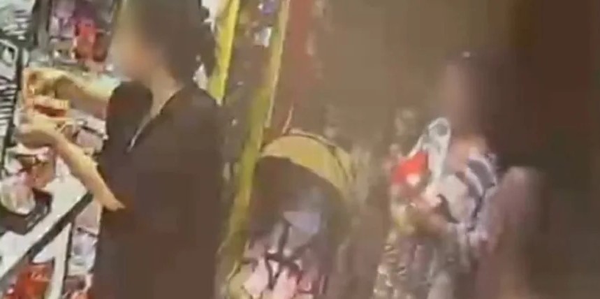 Παλαιό Φάληρο: Το ταξί που πήρε η μυστηριώδης γυναίκα με το καρότσι ψάχνουν οι Αρχές λίγο πριν βρεθεί νεκρό το κοριτσάκι