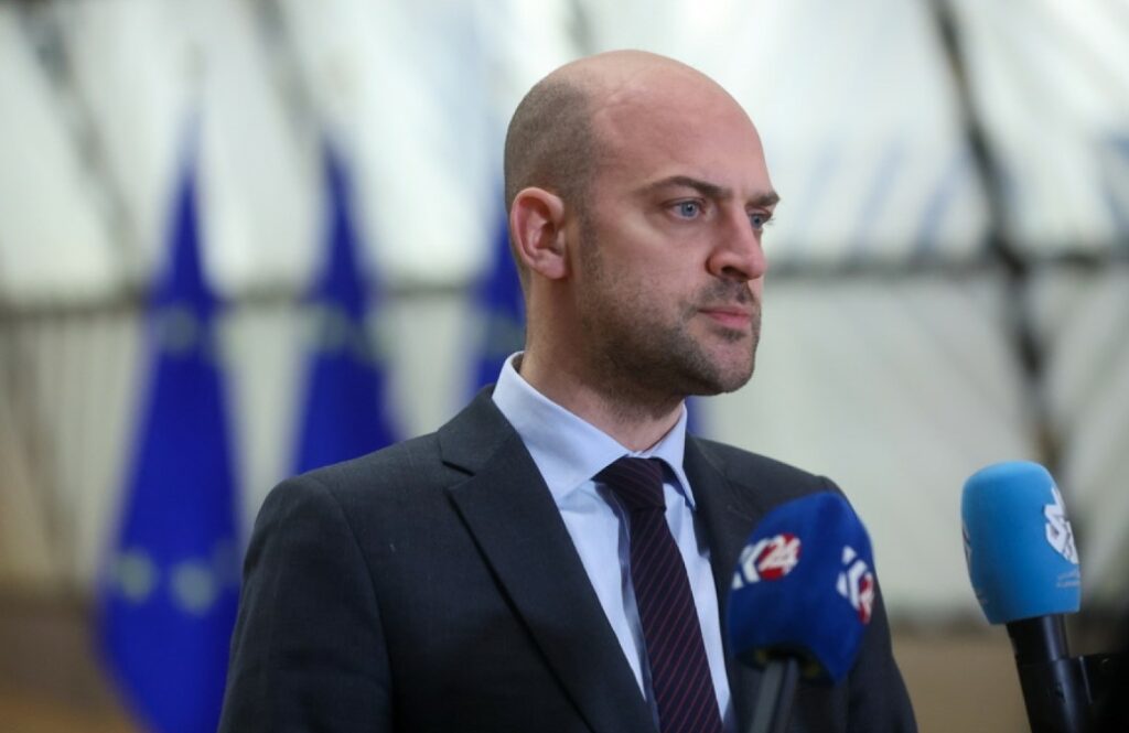 Γαλλία: Παγώνει την υποδοχή προσώπων από τη Γάζα και ερευνά φοιτήτρια που κατηγορείται για αντισημιτικές αναρτήσεις
