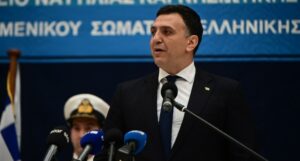 Συγχαρητηρία Κικίλια στο Λιμενικό για τη συνεισφορά του στην εξιχνίαση της υπόθεσης του νεκρού κοριτσιού στο Παλαιό Φάληρο