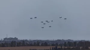 Σε ρίψη 12 τόνων τροφίμων στη Γάζα προχώρησε σήμερα η Ισπανία