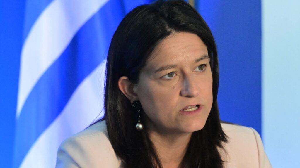 Κεραμέως: «Πέντε όργανα δωρήθηκαν σε πέντε συνανθρώπους μας» γράφει για τη δωρεά οργάνων της μητέρας της