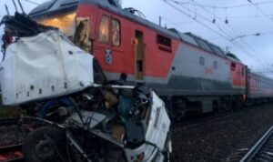 Ρωσία: Λεωφορείο συγκρούστηκε με τρένο - Ένας νεκρός και 11 τραυματίες