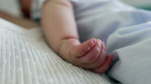 Χανιά: Στη ΜΕΘ βρέφος 16 ημερών με κορωνοϊό