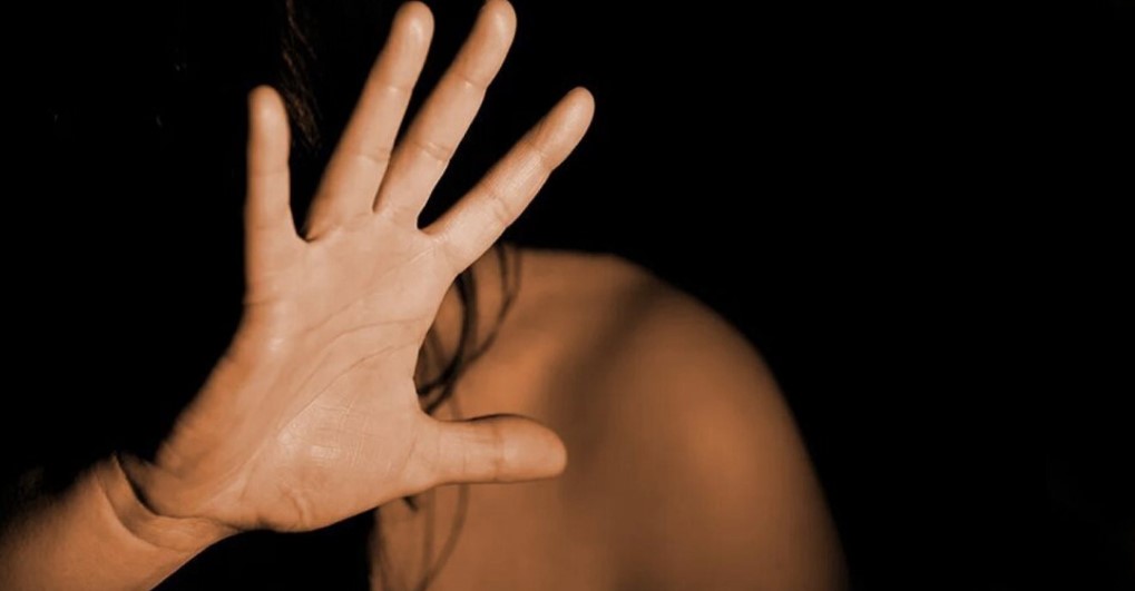 Ρόδος: 35χρονη Νορβηγίδα κατήγγειλε βιασμό σε τουαλέτα νυχτερινού κέντρου