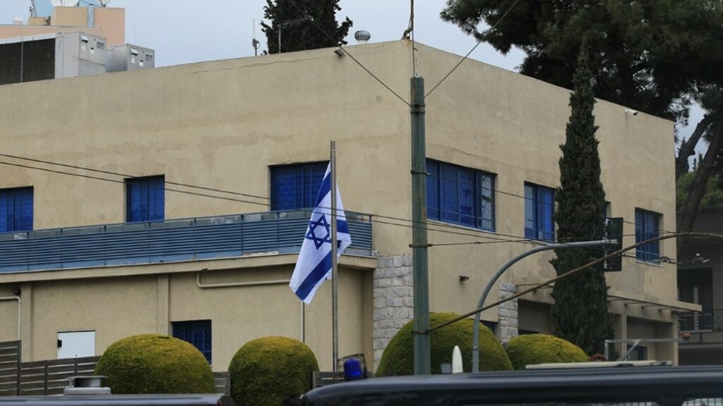 Πρεσβεία του Ισραήλ: Ψευδές και αβάσιμο ότι το προσωπικό εκκενώνει τα σπίτια του