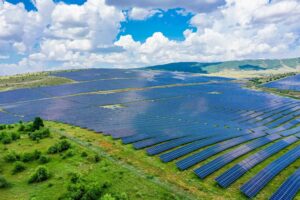 Νέα επένδυση της Helleniq Energy σε ΑΠΕ – Εξαγόρασε έργα 405 MW σε Ρουμανία και Βουλγαρία