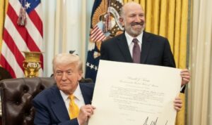 Χάουαρντ Λούτνικ: Οι ΗΠΑ αναμένουν έσοδα 50 δισ. δολαρίων τον μήνα από δασμούς