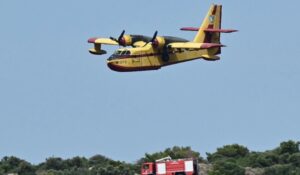 Σε εξέλιξη φωτιά στην Κεφαλονιά - Εκκενώνονται τρία χωριά κοντά στο Αργοστόλι