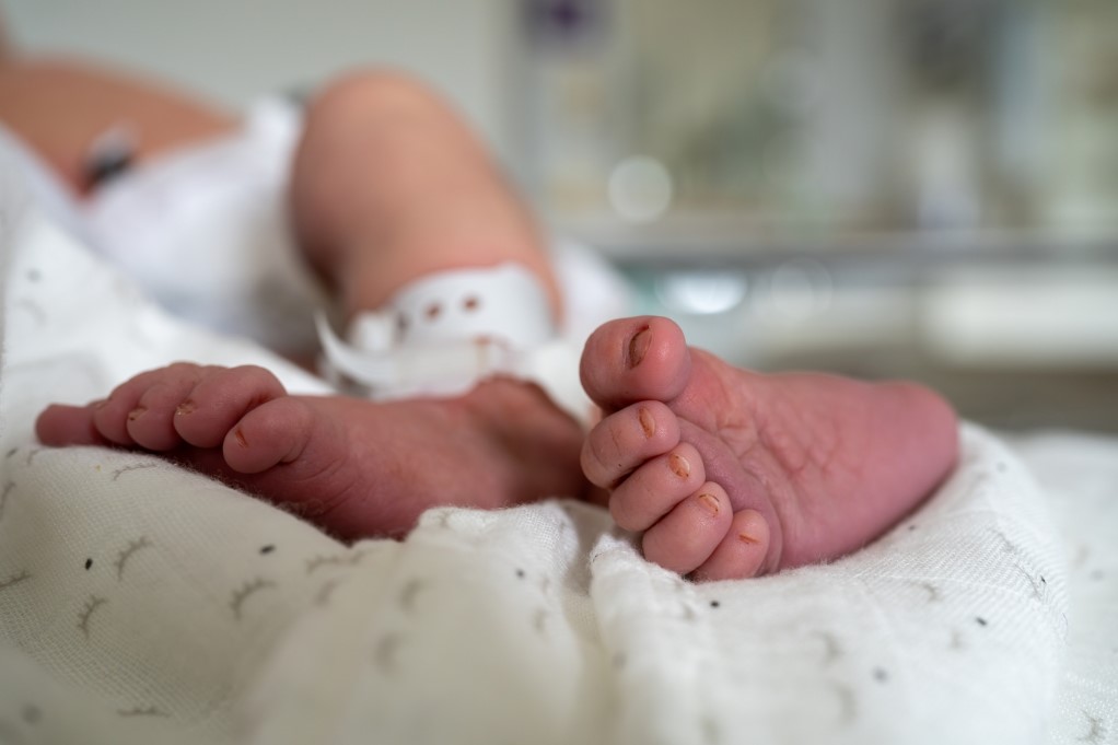 Χανιά: Βρέφος ενός έτους έπεσε από μπαλκόνι