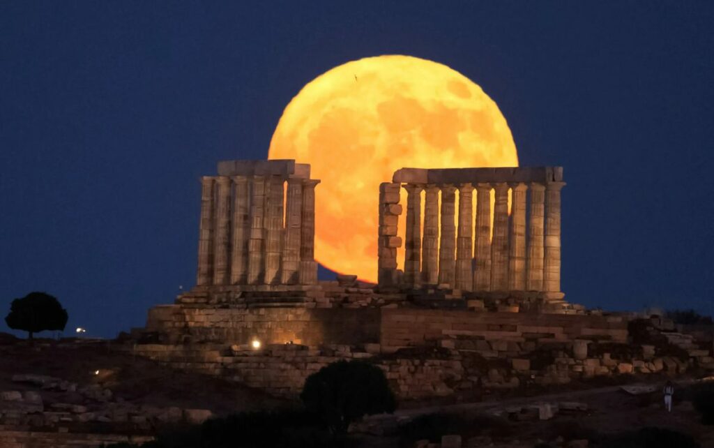 Αυγουστιάτικη Πανσέληνος