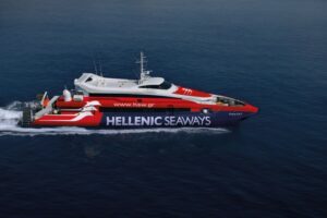 Μηχανική βλάβη στο Flying Cat III με 340 επιβάτες για Αργοσαρωνικό