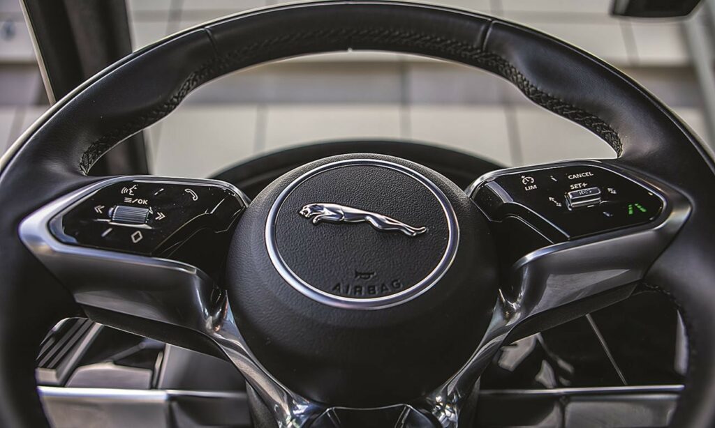 Jaguar Land Rover: Προκλήσεις για την εταιρεία πέρα από τις χαμηλές πωλήσεις