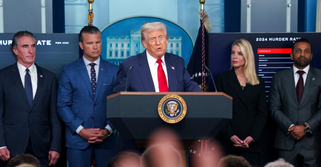250812085943_Trump-Ethnofroura