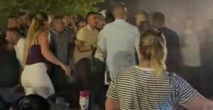 Αγρίνιο: Επικός καυγάς σε πανηγύρι στα Σιταράλωνα - Η Γωγώ Τσαμπά φώναζε να σταματήσουν - ΒΙΝΤΕΟ