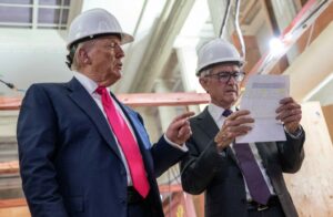 Νέα επίθεση Τραμπ σε Πάουελ με βολές για επιτόκια και την ανακαίνιση της Fed