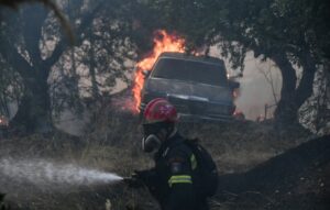 Φωτιές στην Ελλάδα: Σχεδόν 100.000 στρέμματα έχουν επηρεαστεί από τα πύρινα μέτωπα - Δείτε χάρτες