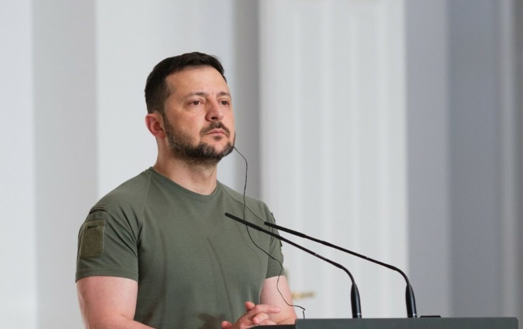 Ζελένσκι: Πρέπει να ασκήσουμε πίεση στη Ρωσία για να εξασφαλίσουμε μια δίκαιη ειρήνη
